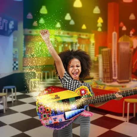 8572 Legoland Discovery Centre Trolls Hero Shots Girl Guitar FINAL