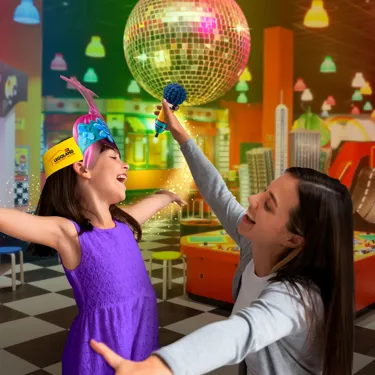 8572 Legoland Discovery Centre Trolls Hero Shots Family Dance Party Glitter AW FINAL